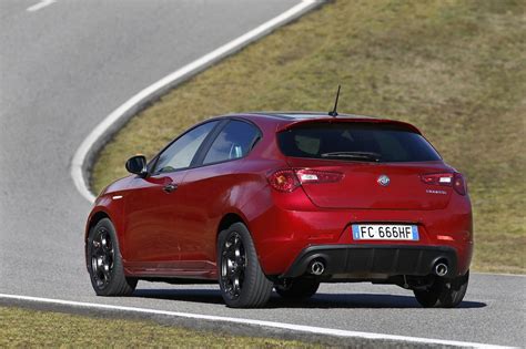 Alfa Romeo Giulietta 2016 Precios Motores Equipamientos