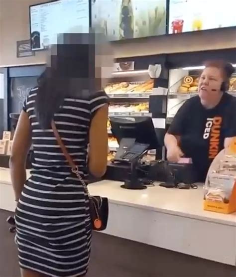 Dunkin’ Donuts employee shuts down angry customer in best way
