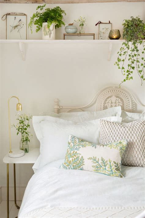 Greenhouse Trend Fresh White Botanical Bedroom Decor Ideas Tropical