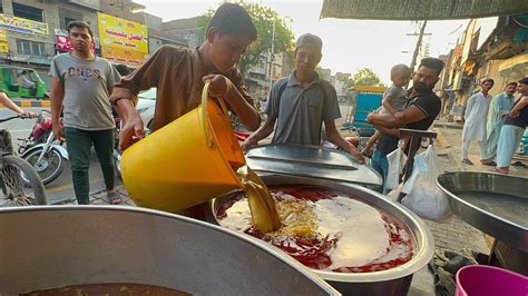 EARLY MORNING ROADSIDE BREAKFAST SHAHI CHOLAY AND SIRI PAYE POPULAR