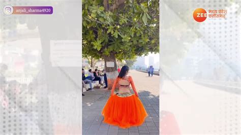 Desi Chhori sizzling dance steps on chikni chameli song in orange ...