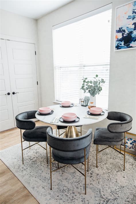 How To Decorate A Small Dining Room