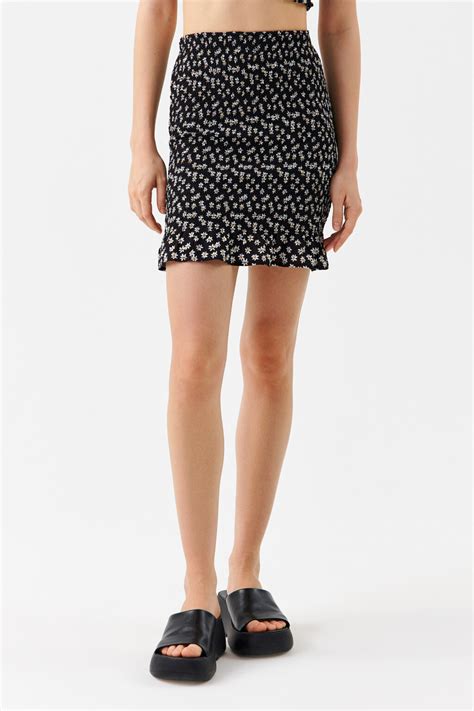 Юбка мини вискозная с воланами 2221686236, цвет: черный (54) по цене ...