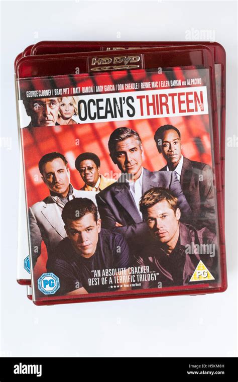 Pila De Discos Hd Dvd Con Oceans 13 Hd Dvd En La Parte Superior