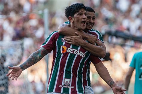 Dois De Cano E Pintura De Keno Fluminense Bate A Portuguesa E Fica