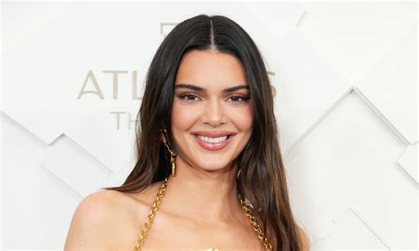 Kendall Jenner S One Legged Jumpsuit Divides The Internet