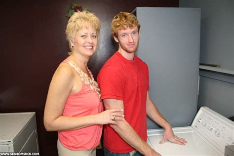 MILF Giving Blowjob Porn Pictures XXX Photos Sex Images 2955518 PICTOA