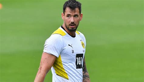 naechster tiefschlag fuer roman buerki beim bvb