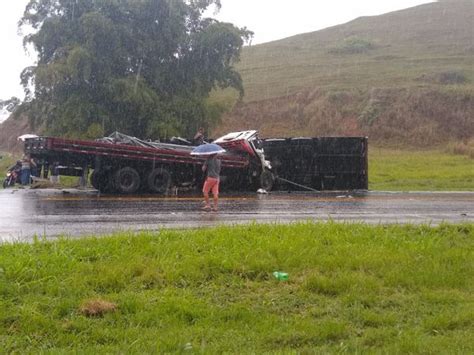 A Gazeta Motorista morre em acidente entre caminhões na BR 101 em