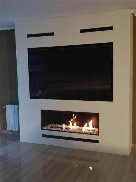 Built In 75 Inch TV With 1 2m Fireplace Built In Shelves Living Room