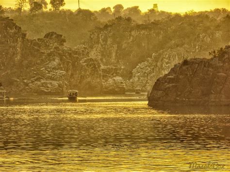 Marble Rocks of Jabalpur - A Wonder at Narmada | Dhuandhar Falls