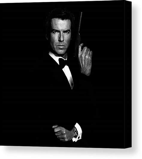 Pierce Brosnan James Bond Tuxedo