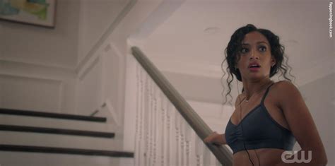 Samantha Logan Nude OnlyFans Leaks Fappening FappeningBook