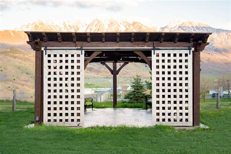 Arbors Pavilions Trellises W Shade Screens Privacy Walls