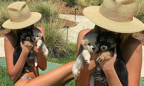 Kaia Gerber Flaunts Her Endless Pins In A Tiny Zebra Print Bikini In Sexy Snap Daily Mail Online