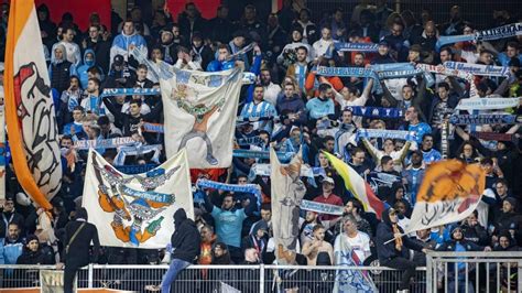 Vidéo Laccueil Incroyable Des Supporters De Lom Après La Victoire Contre Le Psg