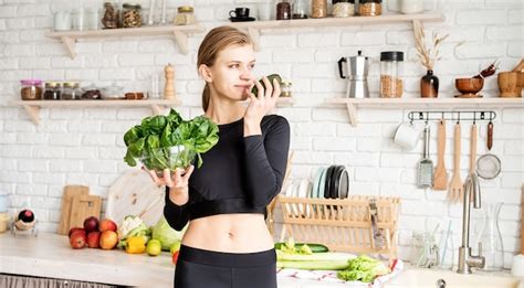 Premium Photo Healthy Eating Dieting Concept Young Blond Woman In