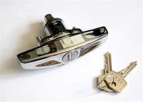 MINI MKIII MK3 Chrome Boot Handle With 2 Keys BMC Part JRC2844