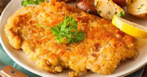 Венский шницель с хрустящей корочкой и сочной начинкой