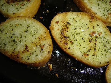 Salsillas en la Cocina: PAN DE AJO Y PEREJIL