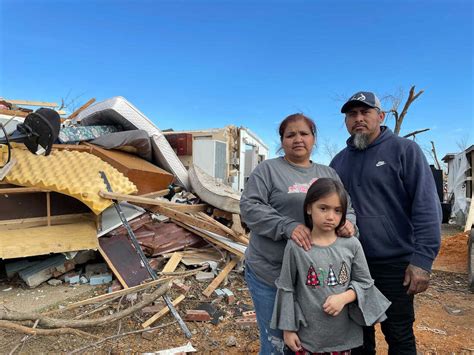 Kentucky tornado survivors are picking up the pieces, facing ...