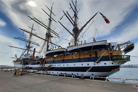 Entdeckung Des Italienischen Schiffes Amerigo Vespucci Eines Der