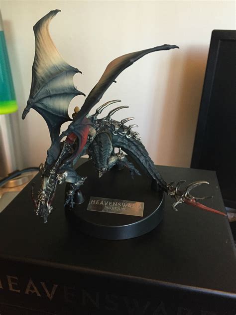 Received my Collector's Edition :D Gave you a size comparison of the dragon statue. : ffxiv