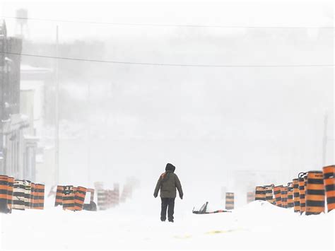 New York Sotto Una Bufera Di Neve Tempesta Storica SWI Swissinfo Ch