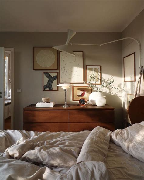 12 Mid Century Modern Bedroom Ideas for a Timeless & Vintage Look