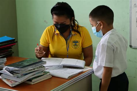 MEDUCA informa seguirá con la distribución de libros a estudiantes Al