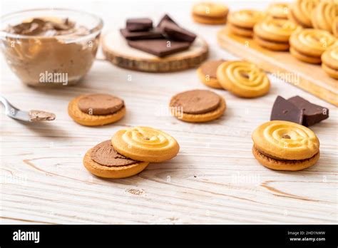 Sandwich Cookies With Chocolate Cream Stock Photo Alamy