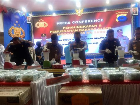 Polda Kalsel Gelar Press Conference Pengungkapan Dan Pemusnahan Barang