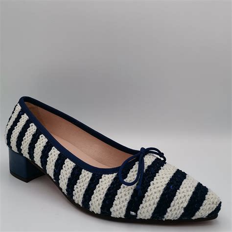 Bailarina Nude Puntera Negra K Calzados Dos Pasos