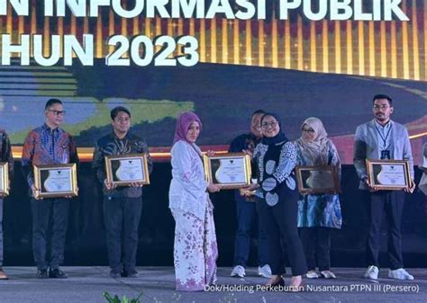 Ptpn Iii Raih Penghargaan Keterbukaan Informasi Publik Dari Komisi