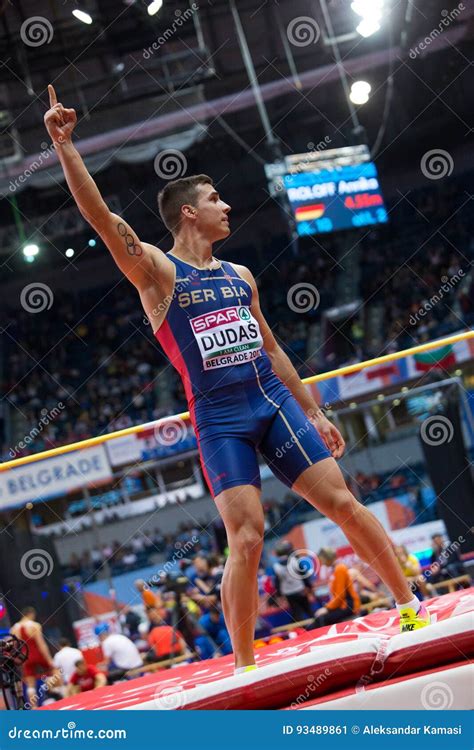 Atletismo Mihail Dudas Heptathlon Del Hombre Salto De Altura Foto