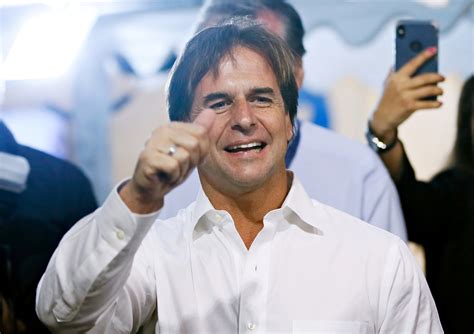 Lacalle Pou O La Paciencia Del Surfero Hasta Confirmar Que Es El