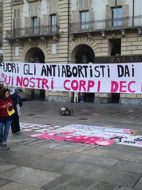 Laura Boldrini Difende L Aborto Contestata Da Una Ragazzina