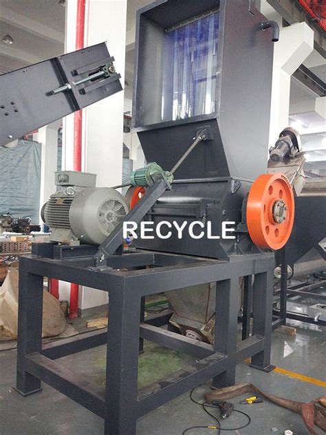 Recycled PET Bottle Plastic Crusher Machine With 500 1000kg H Easy Operate