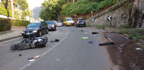 Castellammare Incidente In Via Panoramica Tra Auto E Scooter