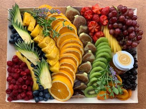 Fresh Fruit Platter – Each Peach Market