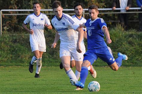 Fu Ball Bildergalerie Ausw Rtssieg Des Tv Erkheim In Der Bezirksliga S D