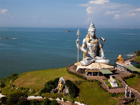 Lord Shiva statue Murudeshwara, India - Location, Facts, History and all about Lord Shiva statue ...