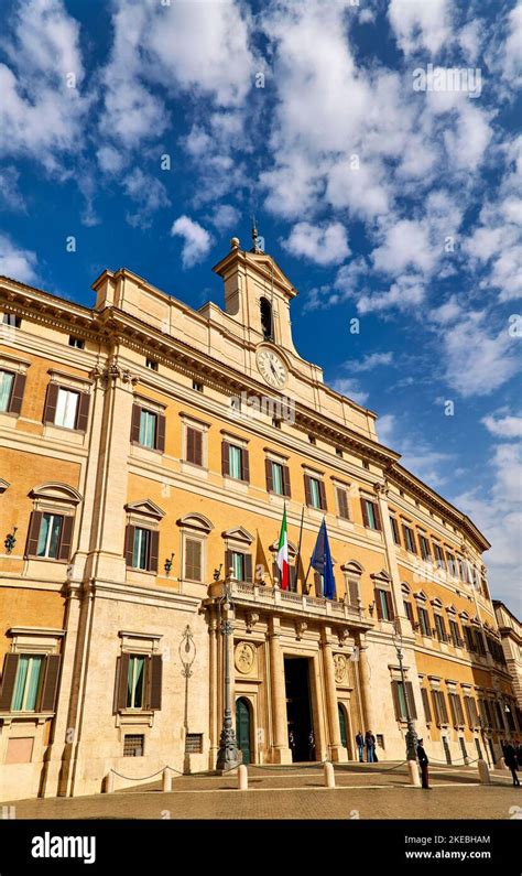 Roma Lazio Italia El Palazzo Montecitorio Es Una Sede Palaciega De La