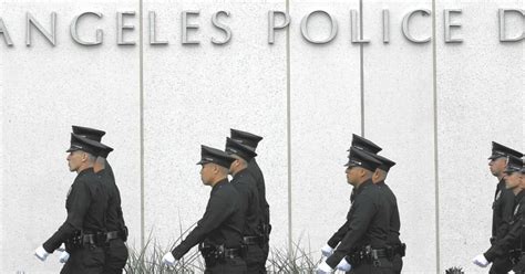 LAPD officer is suing the department, alleging supervisors ignored sexual harassment : r/news