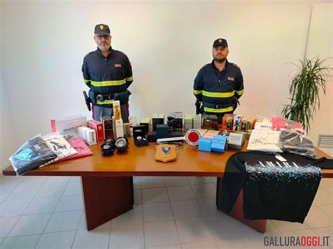 Olbia Sequestrati Orologi Profumi E Capi Di Abbigliamento Contraffatti