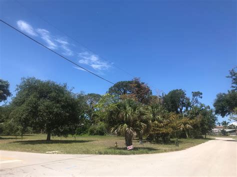 1770 CARLTON AVENUE | Naples Real Estate