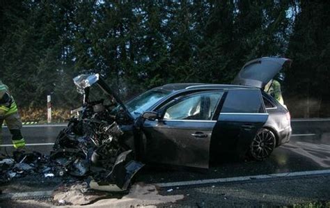 Schwerer Unfall Auf Der St2104 Einsatzfotos Von Feuerwehr Polizei