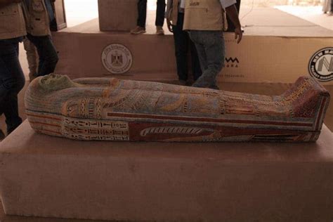 Ancient Workshops and Tombs Unearthed in Saqqara, Egypt - GreekReporter.com