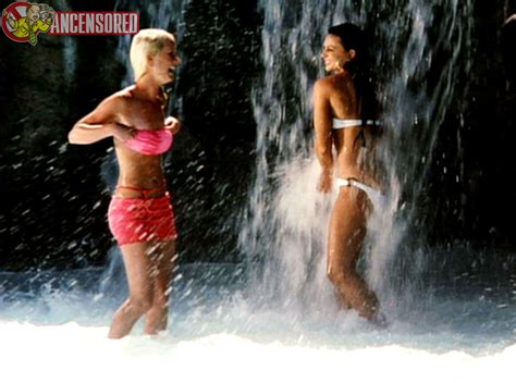 Naked Cerina Vincent In The Surfer King