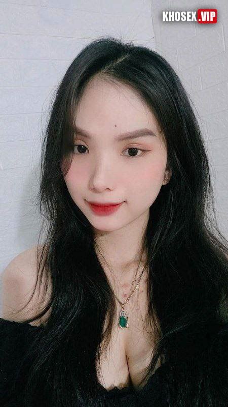 Clip sex Em đeo kính váy xanh xinh dâm dáng ngon cực Hot Full Clip Pic